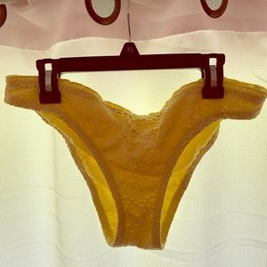 Yellow textured hipster bikini bottoms
